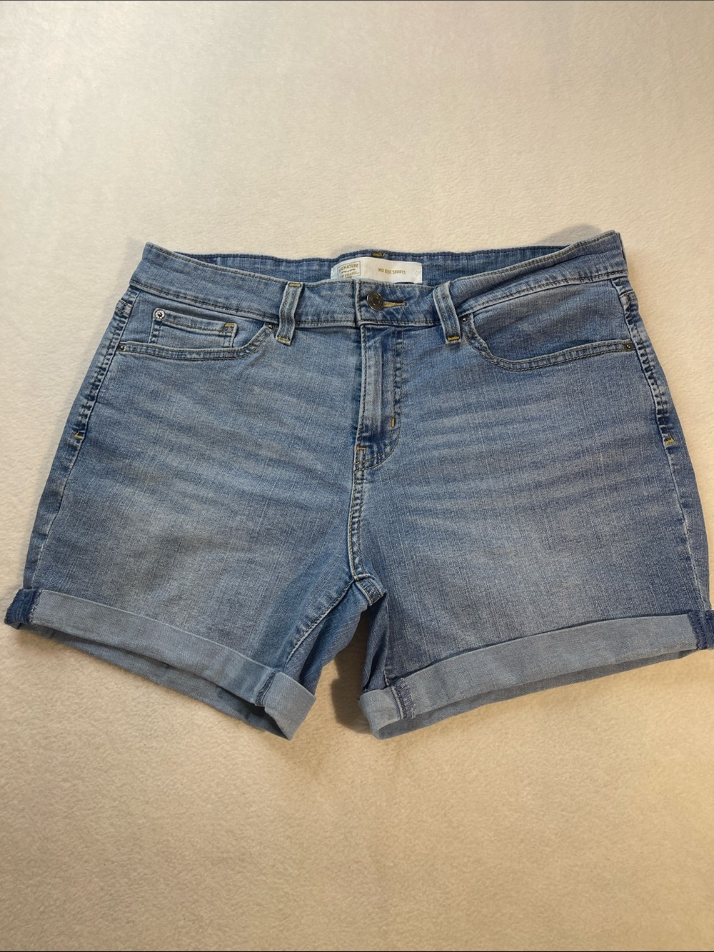 Levi's Strauss GOLD WOMENS SIZE 12 Light Blue Rolled Hem Denim Shorts